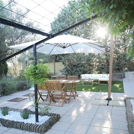 Homestay Le Jardin D'eden *